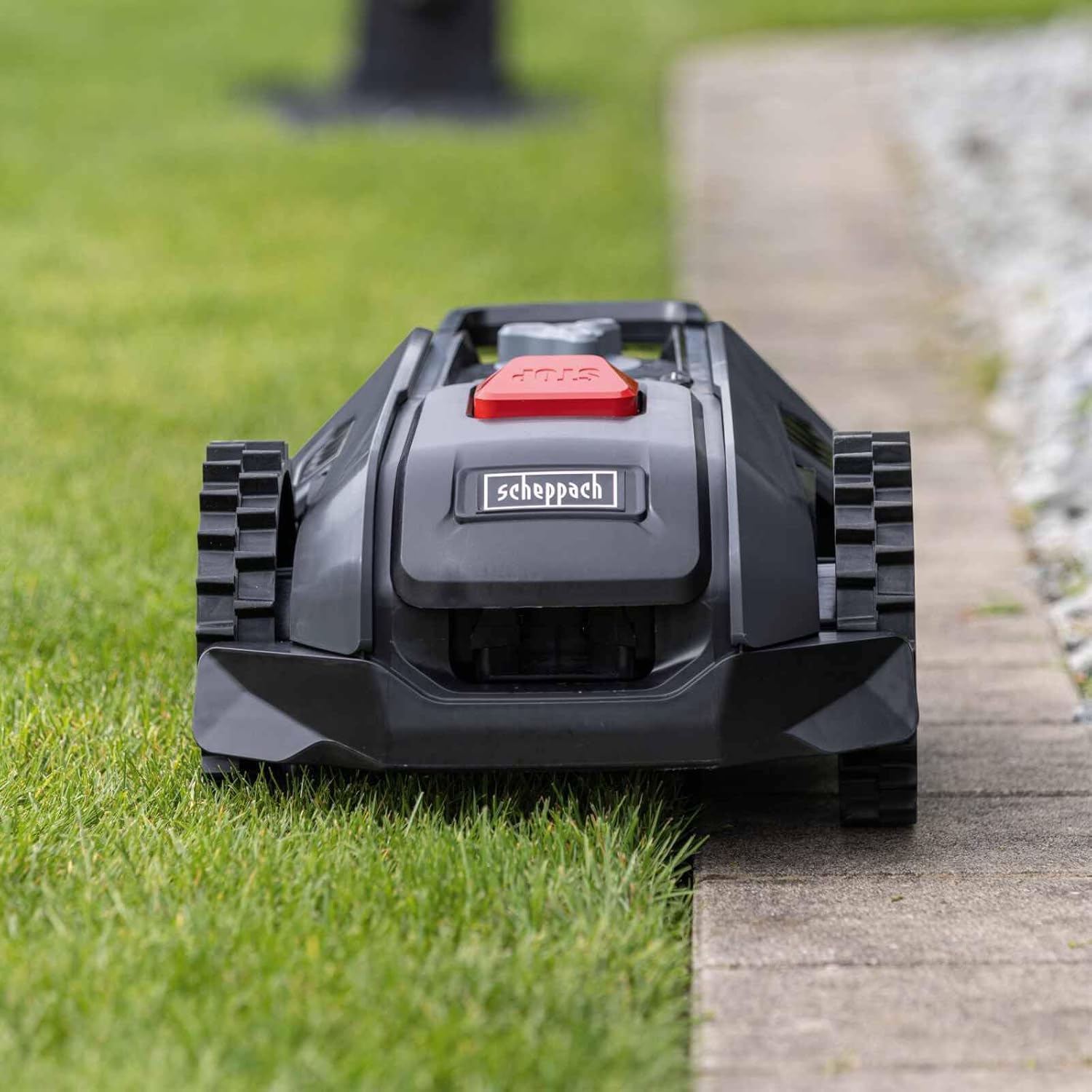 Scheppach Black Edition Roboter-Rasenmäher RRMA300, bürstenlose Rasenfläche, 300 m², Schnittbreite 160 mm, Schnitthöhe 20 – 50 mm, Steigungen bis zu 25 %, geringe Geräuschentwicklung, inklusive Zubehör – Bild 8