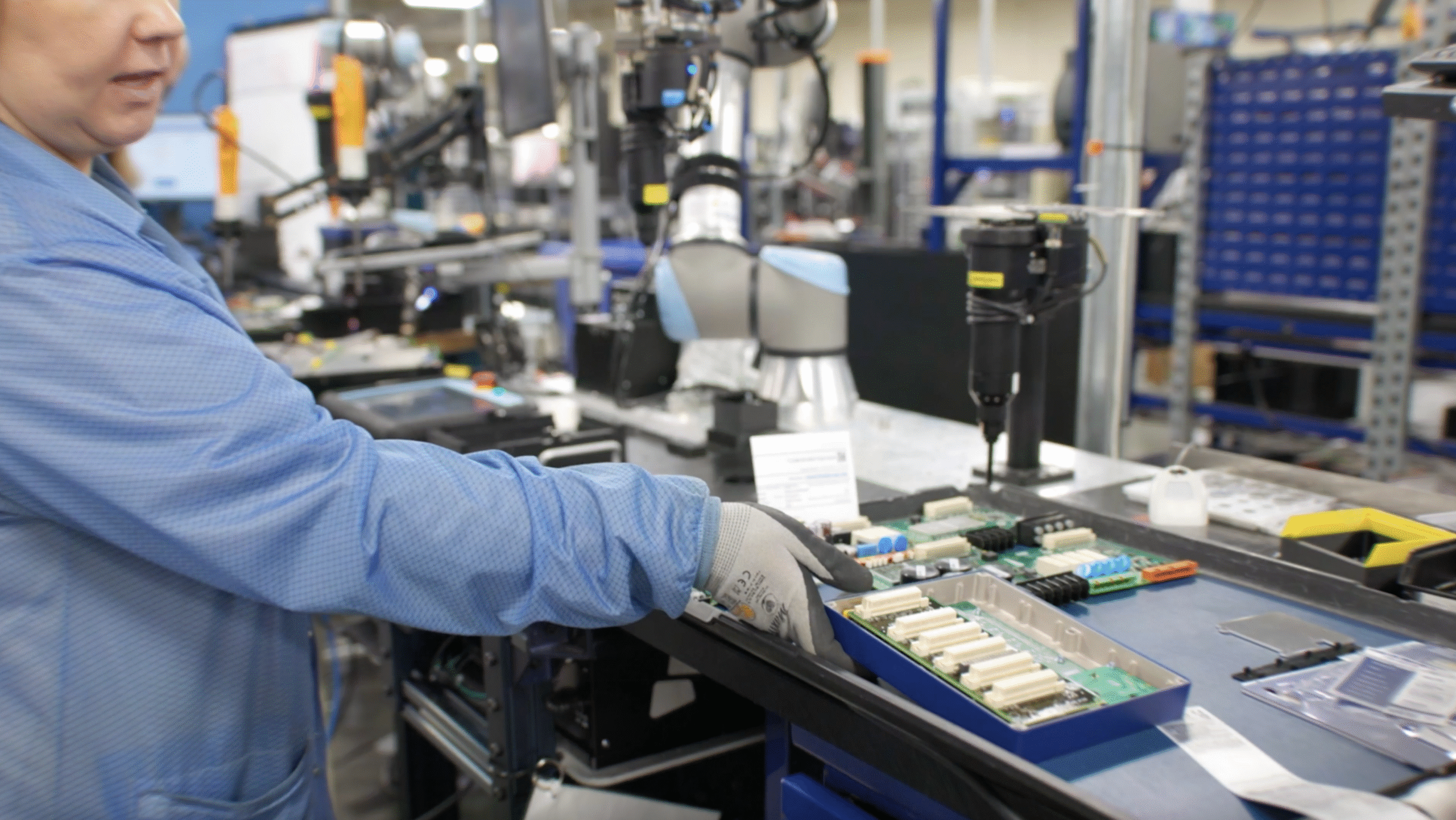 How SEL Eliminated Ergonomic Injuries and Automated 1.4 Million Screws a Year with Robotiq